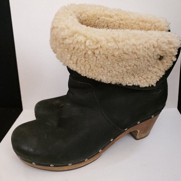 UGG Women’s Lynnea Shearling Fold Down Two-Way Clog Boot Black/Creme Size 8 - Picture 2 of 10